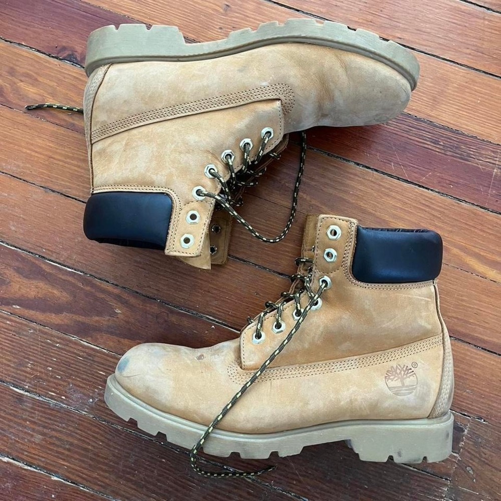 Timberland classic Boots size 9
